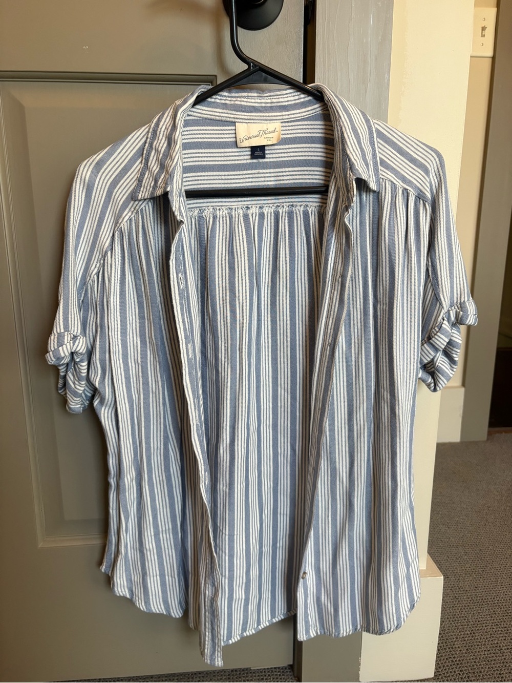 Universal Thread Blue & White Vertical Stripe Short-Sleeve Button-Up